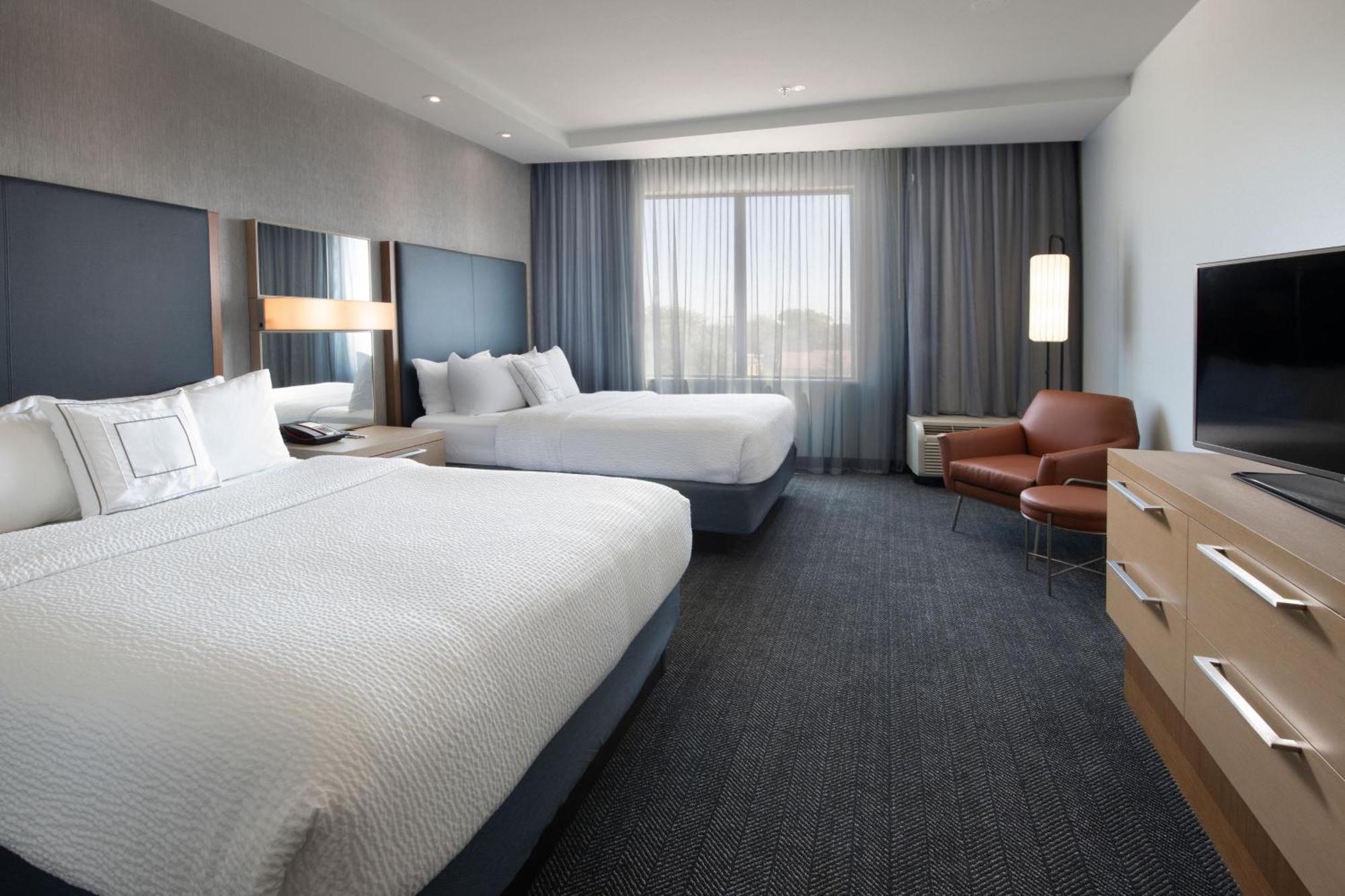 Courtyard By Marriott Lubbock Downtown/University Area Exterior photo