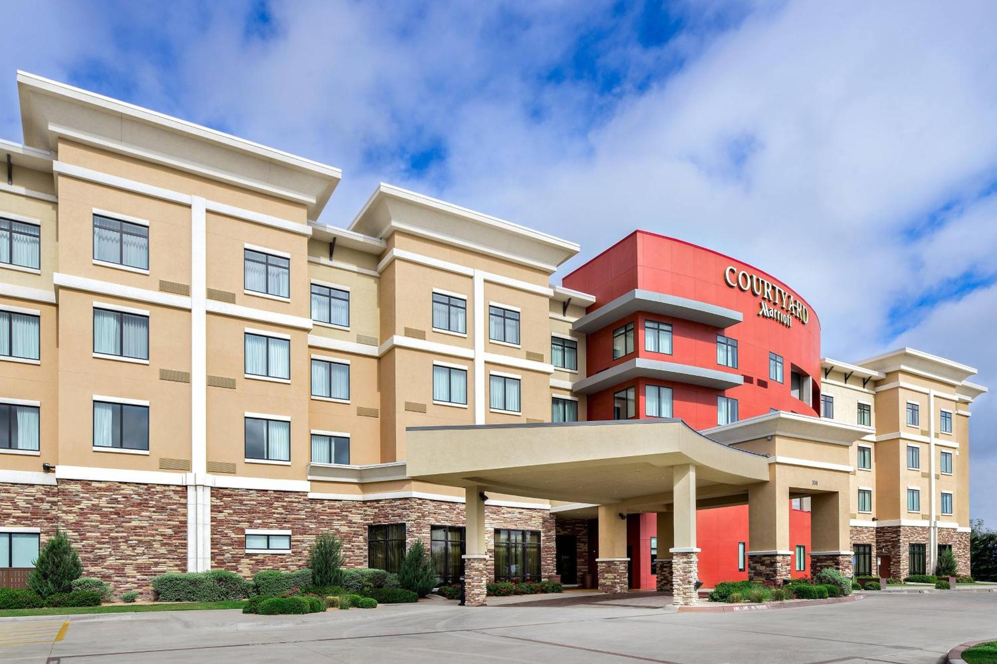 Courtyard By Marriott Lubbock Downtown/University Area Exterior photo