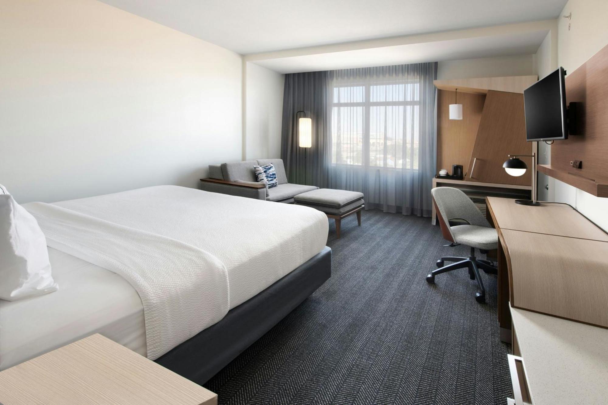 Courtyard By Marriott Lubbock Downtown/University Area Exterior photo